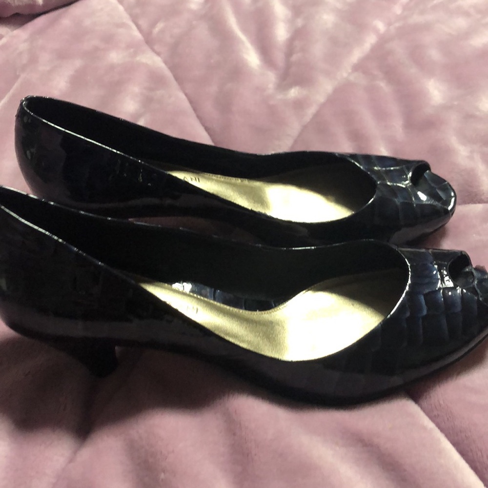 Used navy blue - Picture 2 of 3